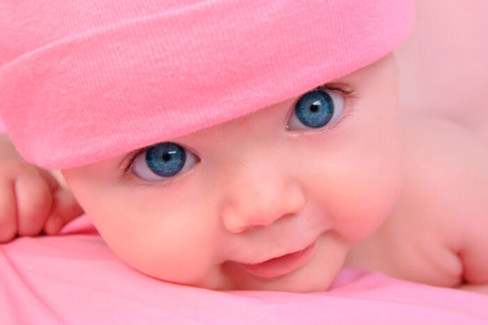 ¿Cómo y de qué progenitor se hereda el color de los ojos?