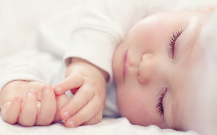 ¿Por qué los bebés se despiertan tantas veces? Babykeeper